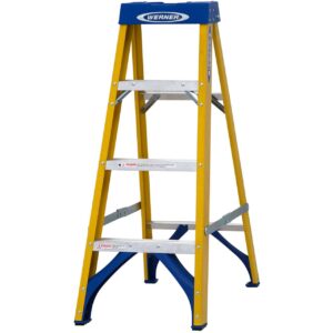 WER Fibreglass Stepladder 4 Tread